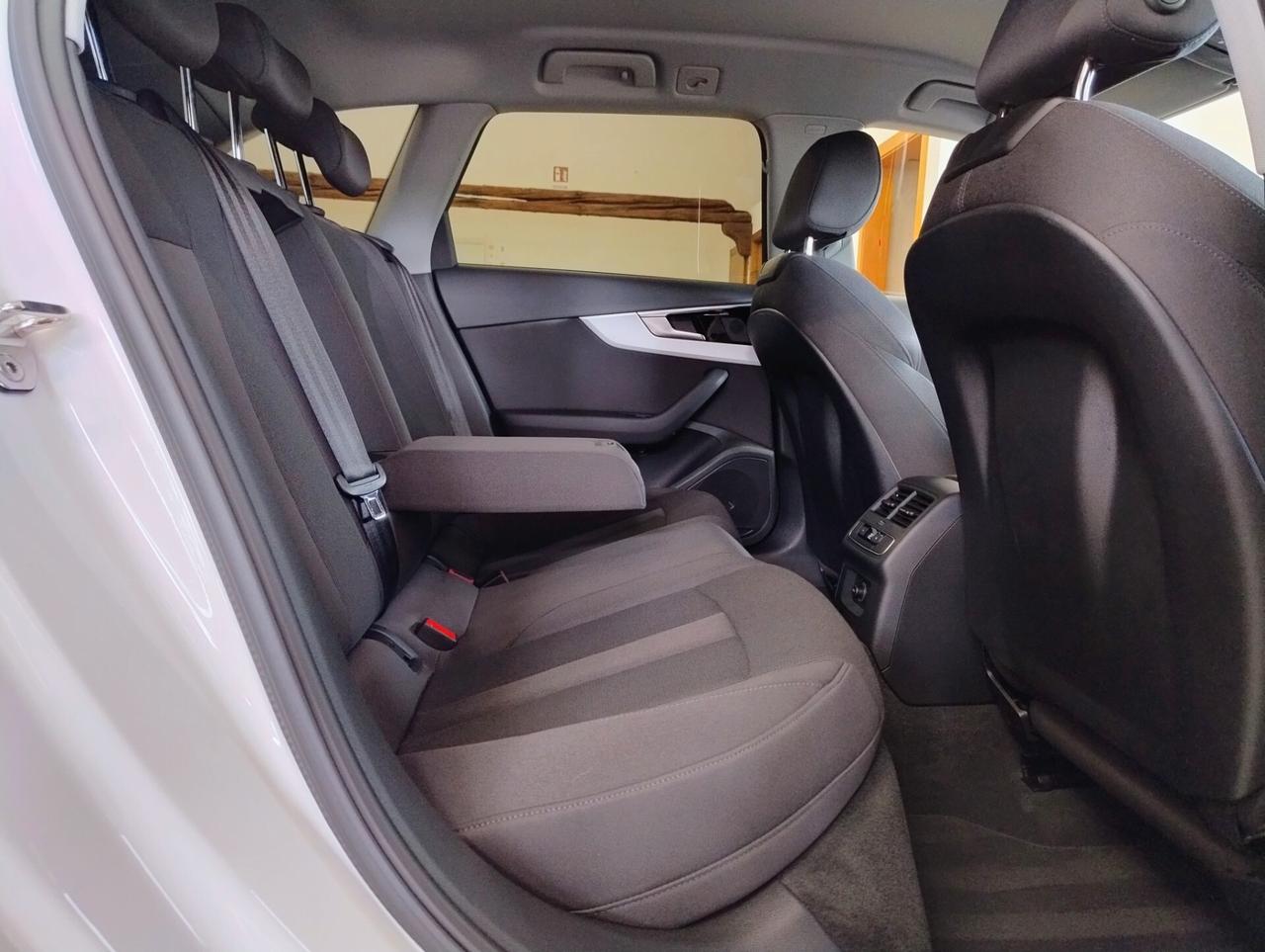 AUDI A4 Avant 40 TDI quattro SLINE MATRIX VIRTUAL