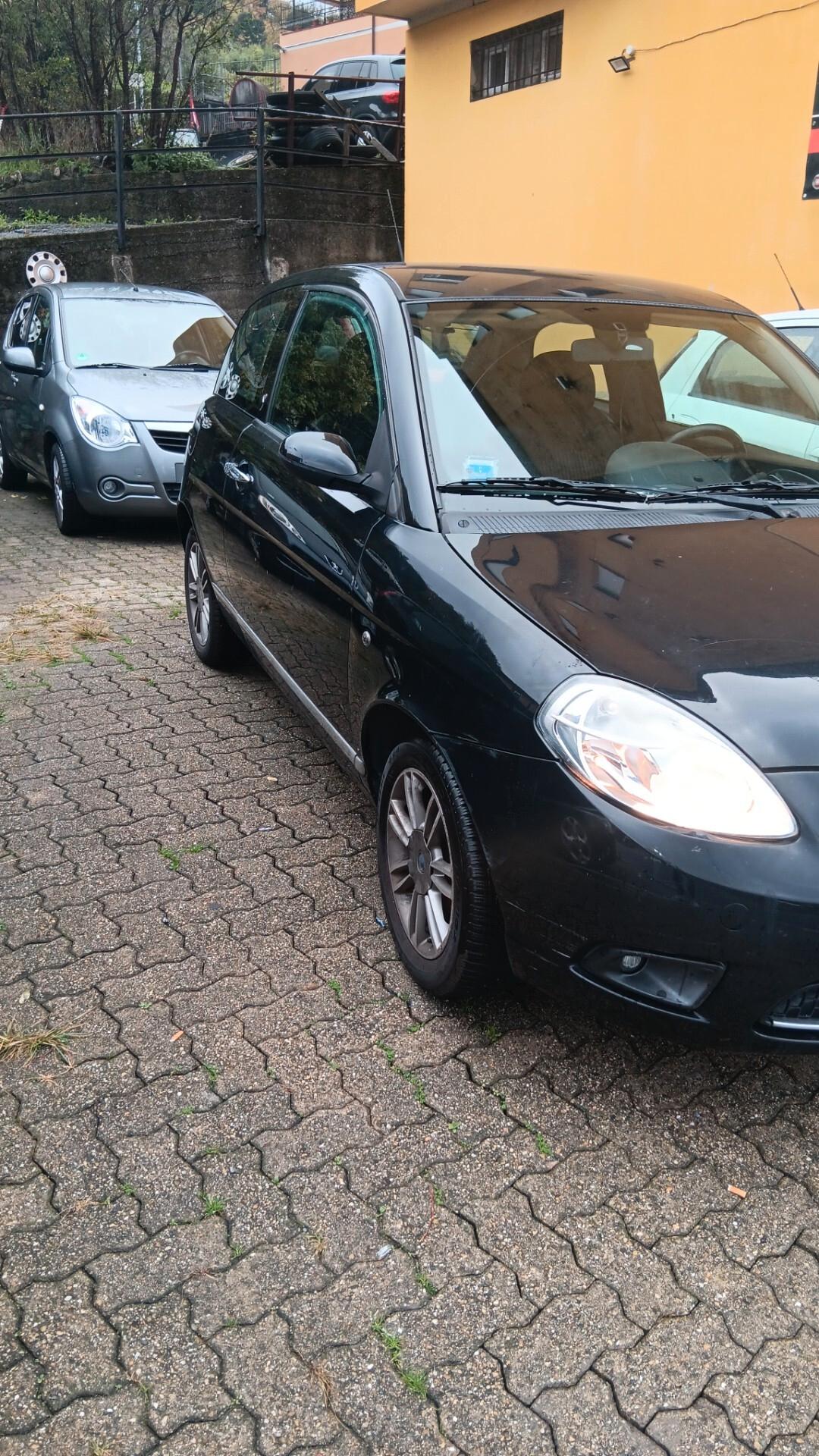 Lancia Ypsilon 1.2 Argento