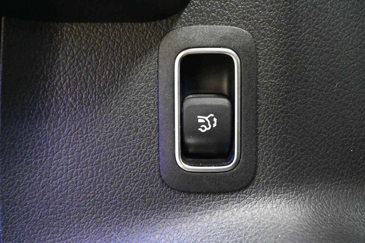 MERCEDES GLA (H247) GLA 200 d Automati...