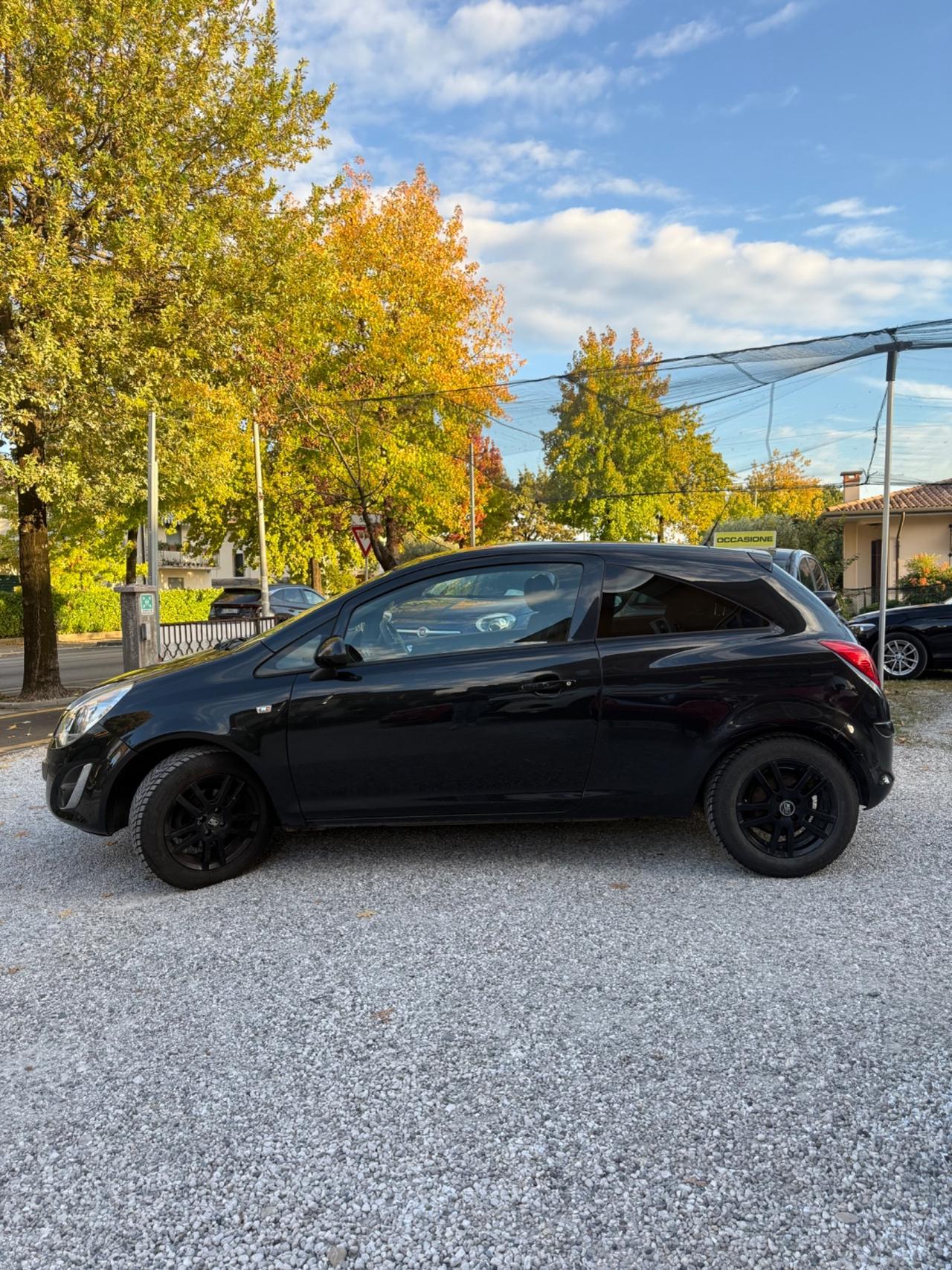 Opel Corsa 1.4 16V 3 porte b-color