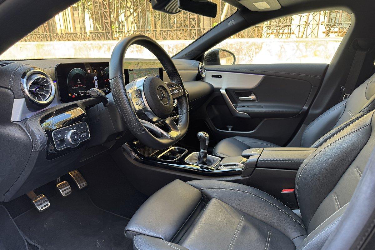 MERCEDES CLA 200 d Premium
