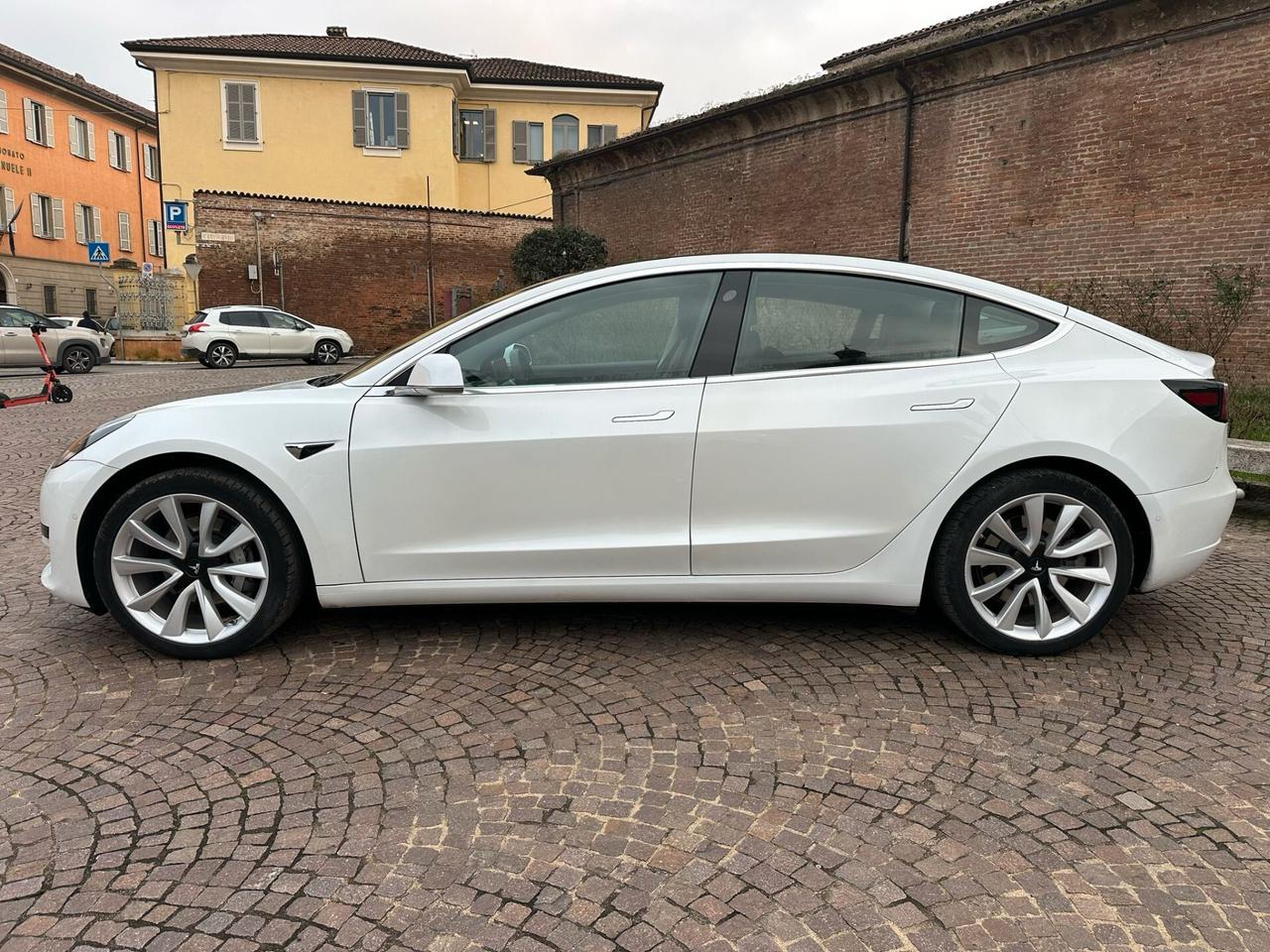 Tesla Model 3 Model 3 Standard RWD Plus TETTO PANORAMICO / CERCHI 19"