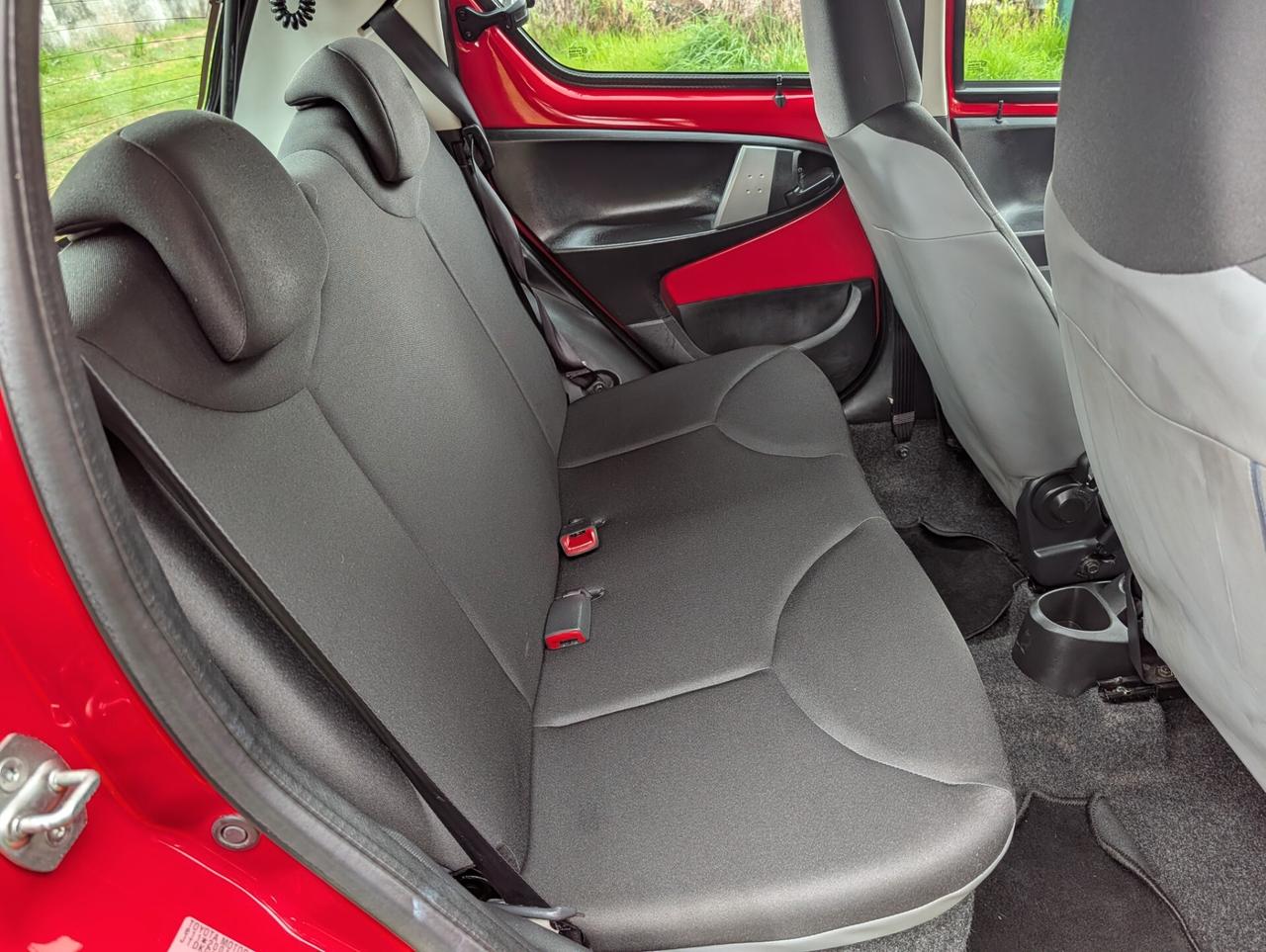 Toyota Aygo 1.0 12V VVT-i 5 porte Lounge UNICO PROPRIETARIO TAGL. CERT.