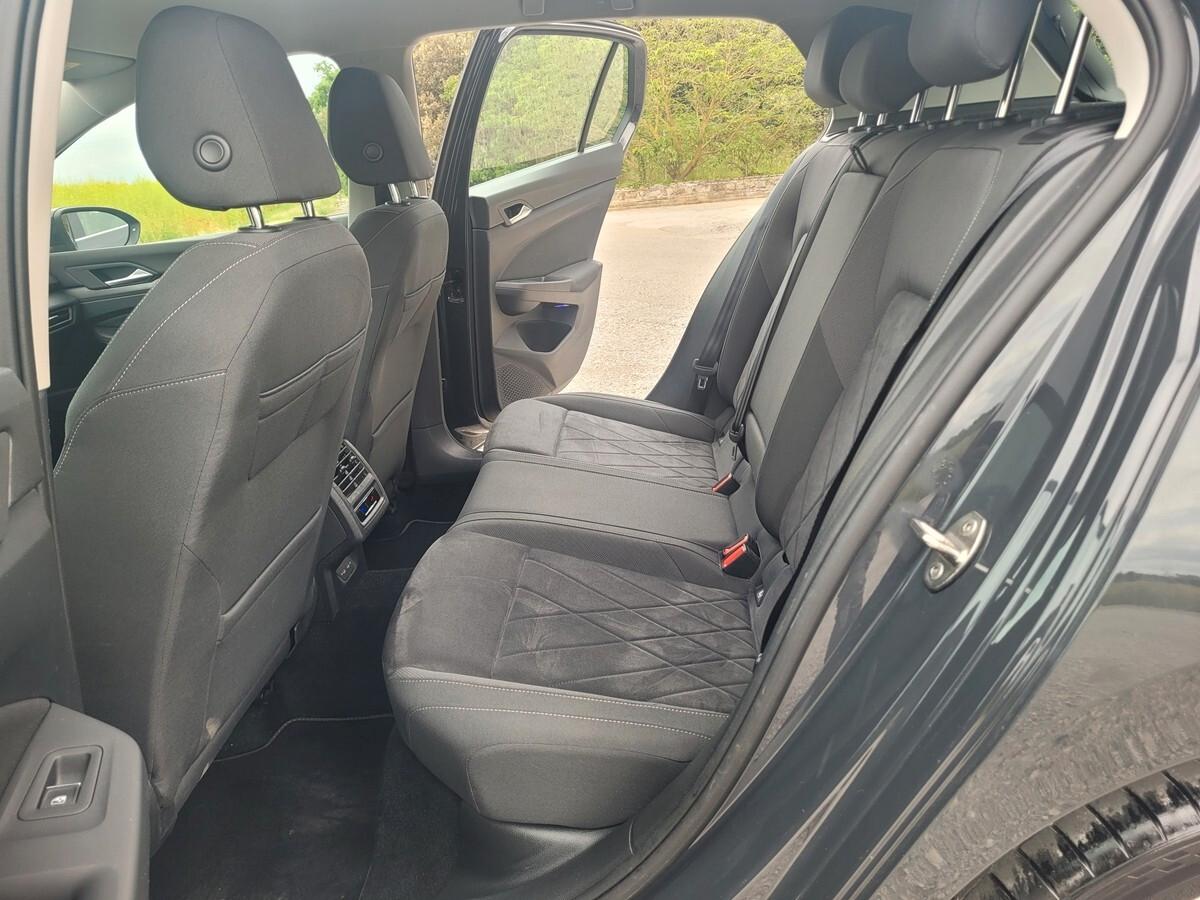 Volkswagen Golf 1.5 TGI DSG Style