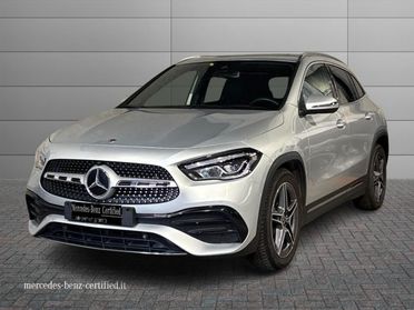 MERCEDES-BENZ GLA 180 d Automatic Premium