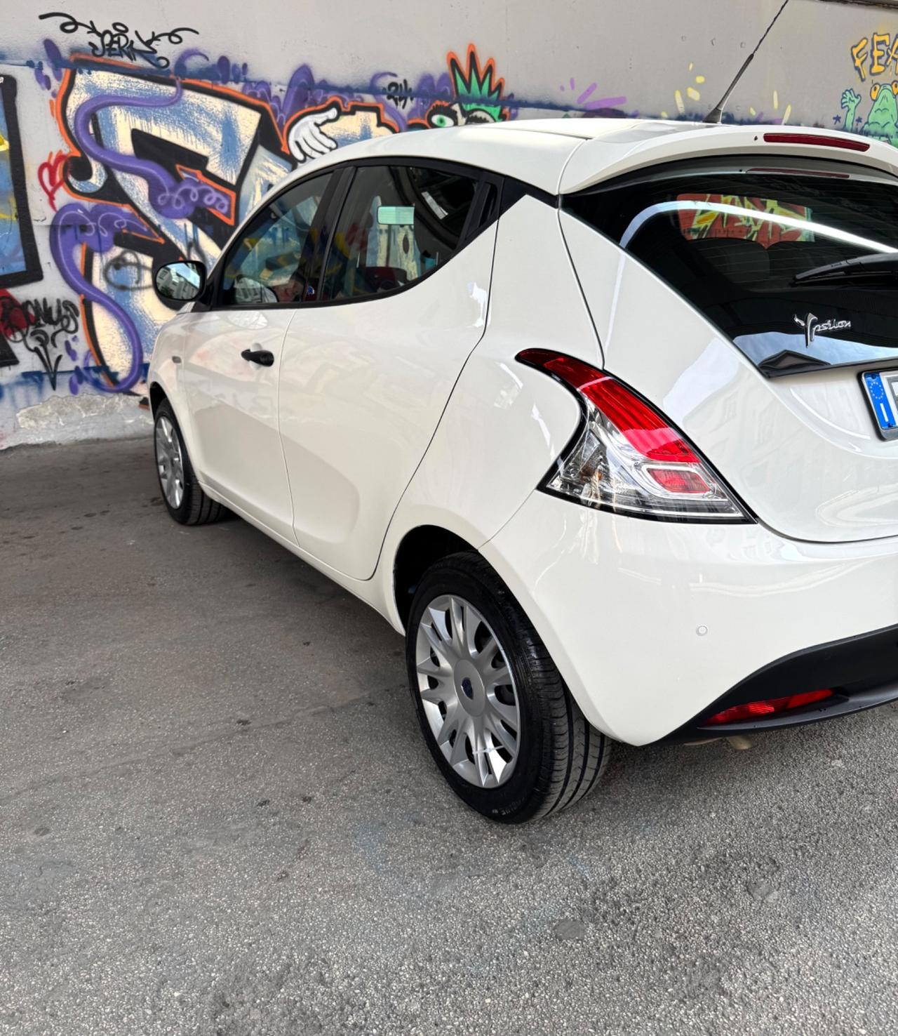 Lancia Ypsilon 1.2 69 CV 5 porte GPL Ecochic Gold