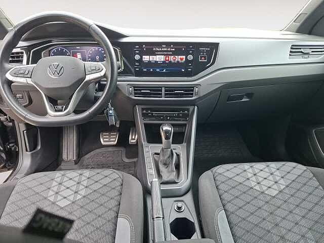 Volkswagen Taigo 1.0TSI 110CV DSG R-Line - NEOPATENTATI