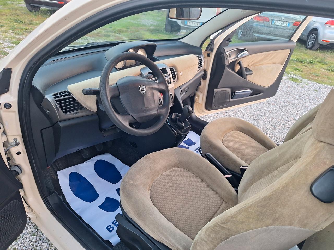 Lancia Ypsilon 1.3 Multijet 16V Platino NEOPATENTATI BASSI €4