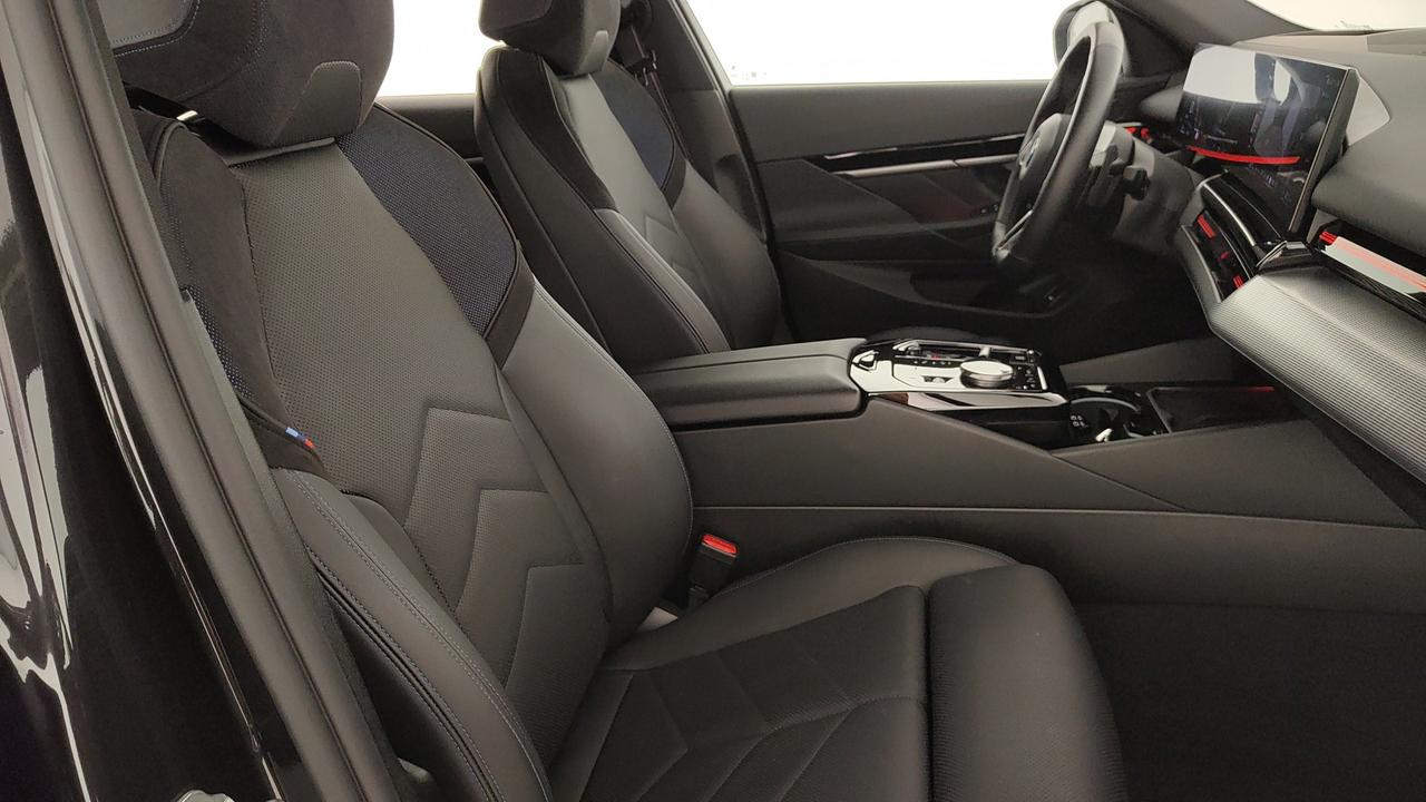 BMW Serie 5 G61 2024 Touring - 520d Touring 48V xdrive MSport Pro auto