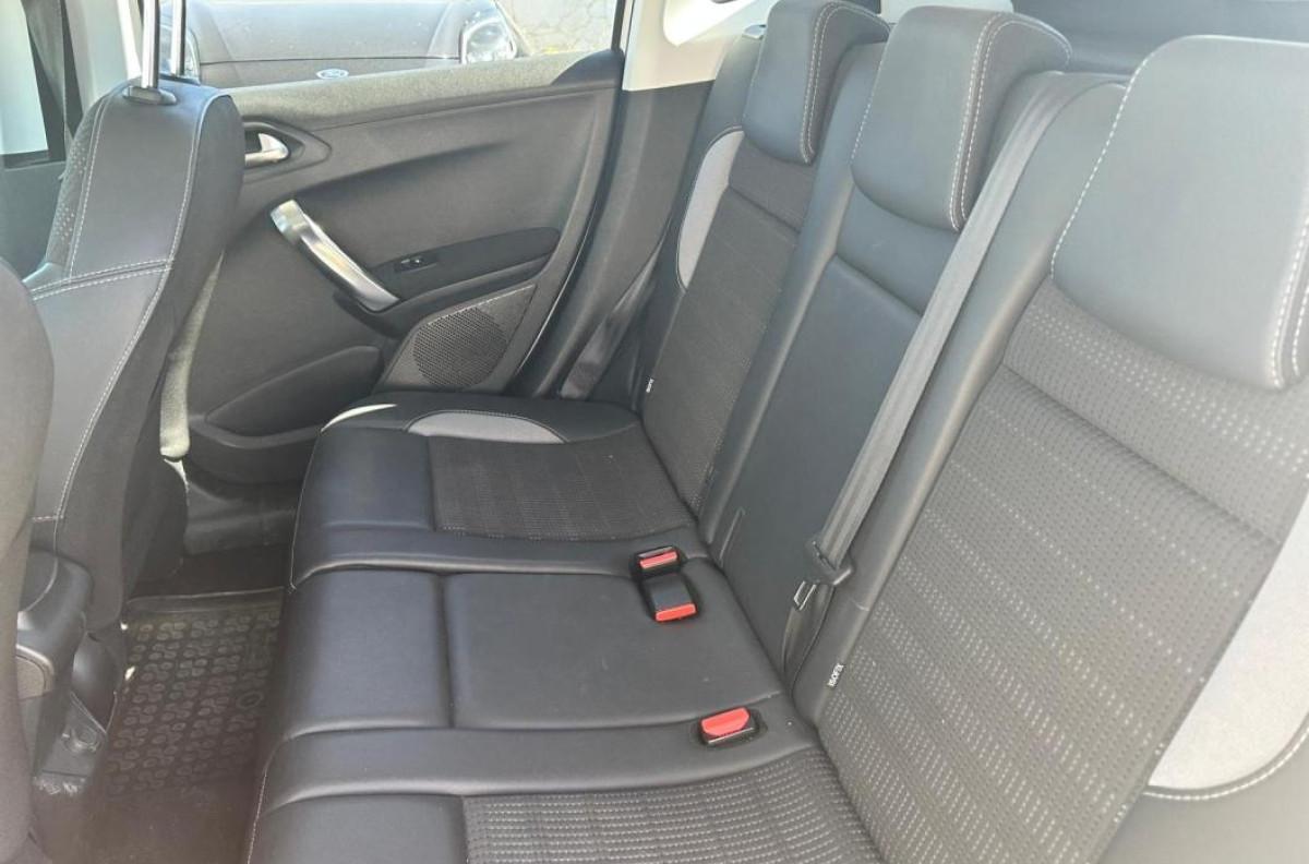 PEUGEOT 2008 ALLURE 1.6 BlueHDi