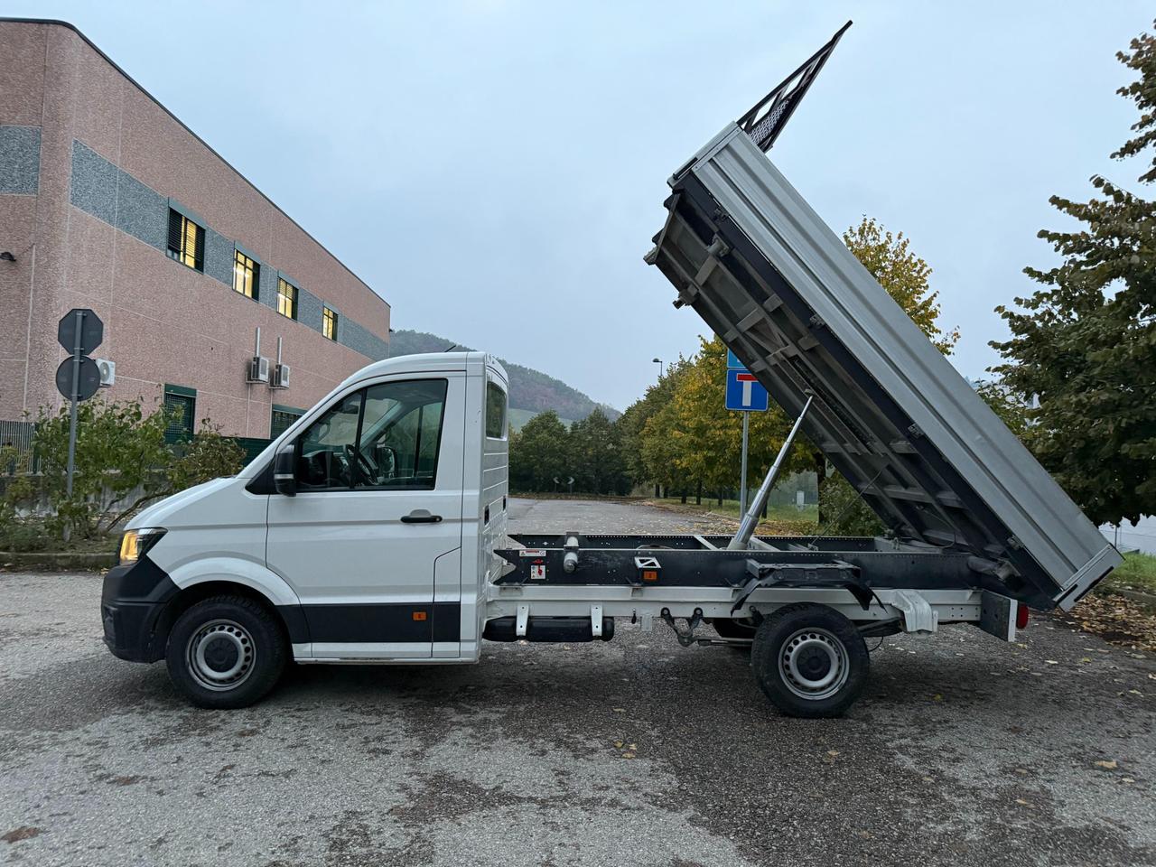 VOLKSWAGEN Crafter Ribaltabile trilaterale crafter 35 2.0 tdi 140cv L3 ribalt.tril. Business