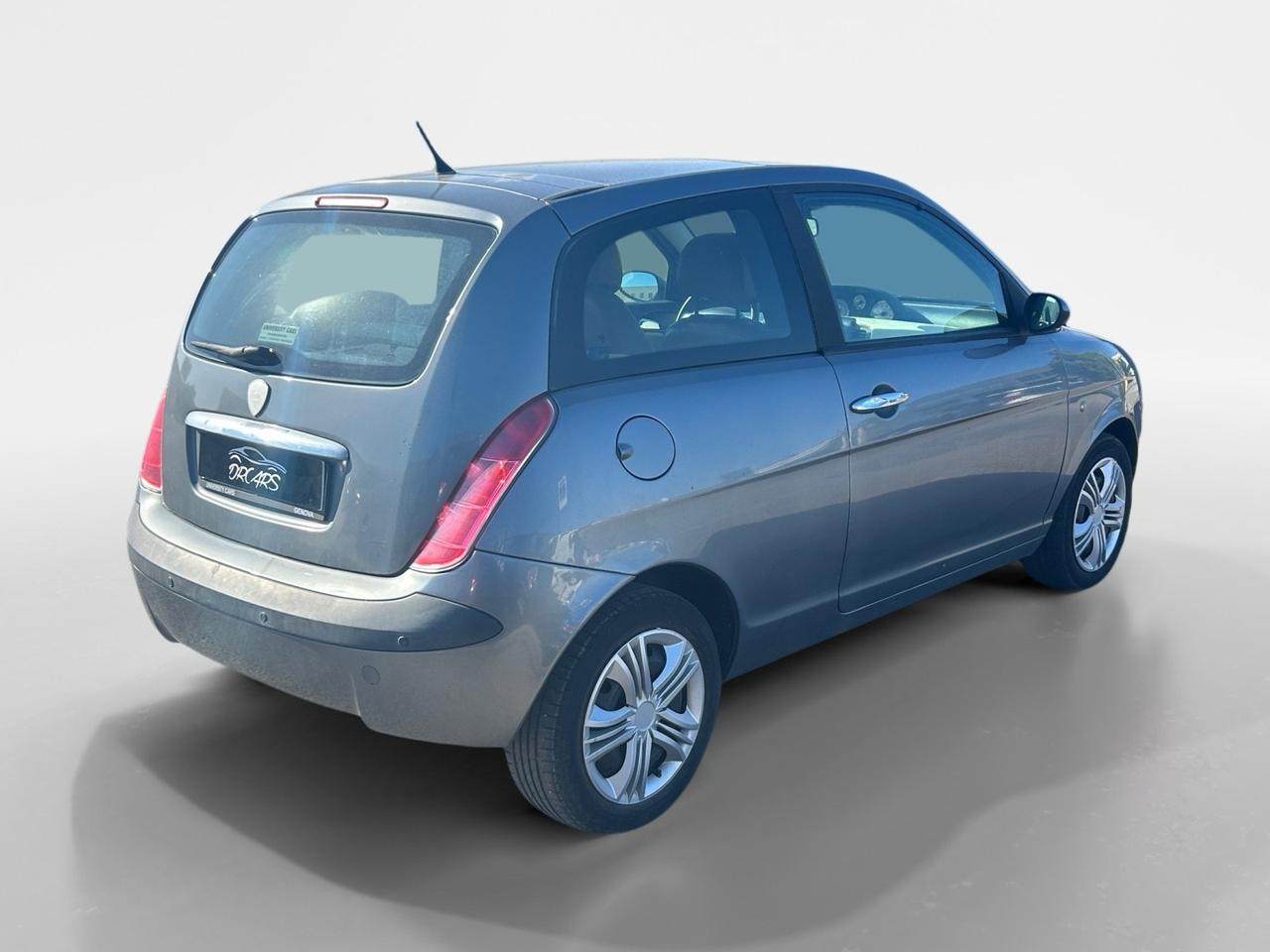 Lancia Ypsilon 1.3 MJT 75 CV Platino