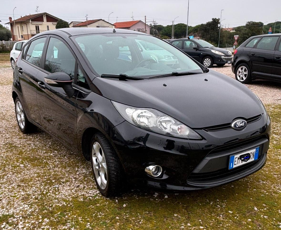 Ford Fiesta 1.4 5 porte Bz.- GPL Titanium