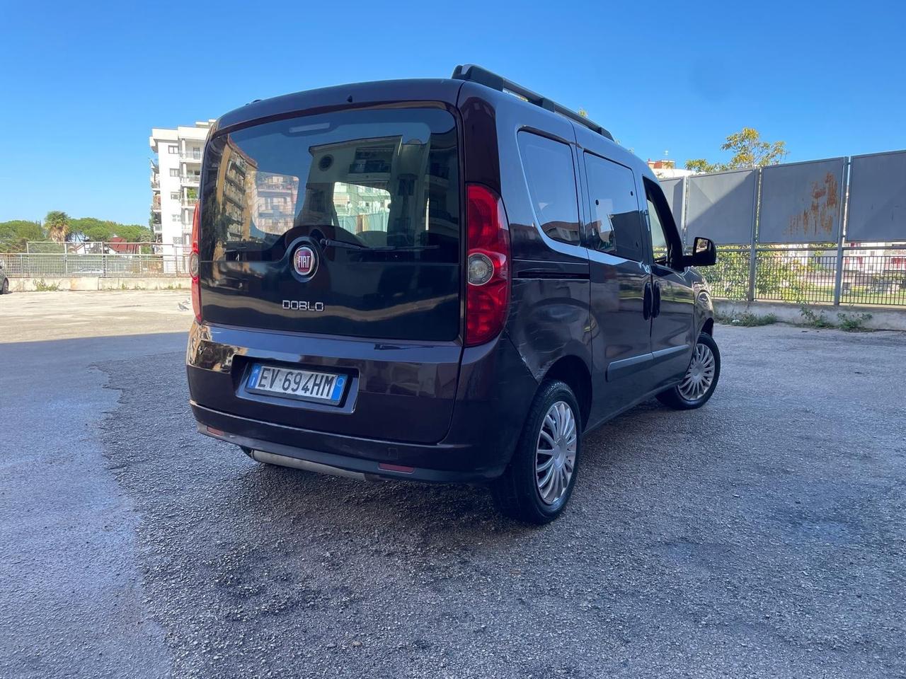 Fiat Doblo Restayling con Posti 1.4T-Jet TurboBenz/Metano Perfett