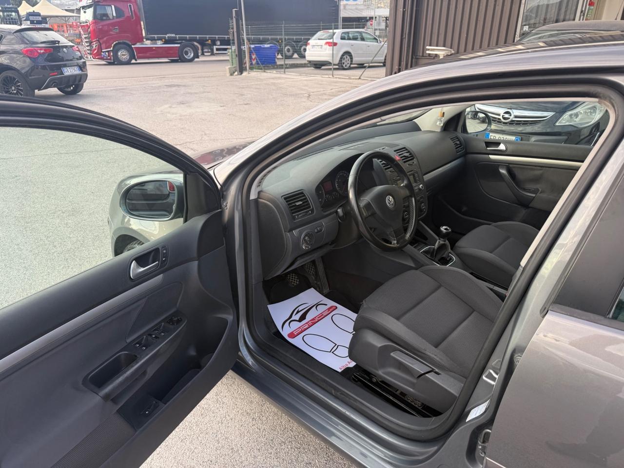 Volkswagen Golf 1.9 TDI 5p. Sportline