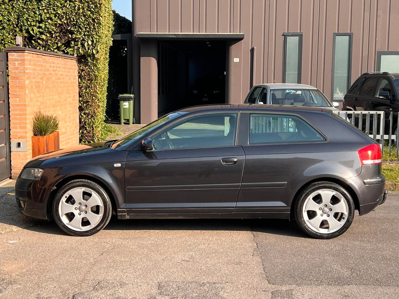 Audi A3 1.6i-U.Prop-Tag.Cert-GancioTraino-2005