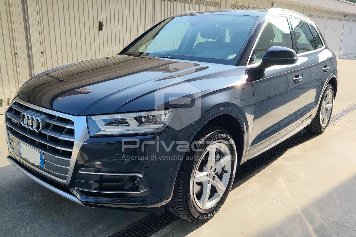 AUDI Q5 40 TDI quattro S tronic Business