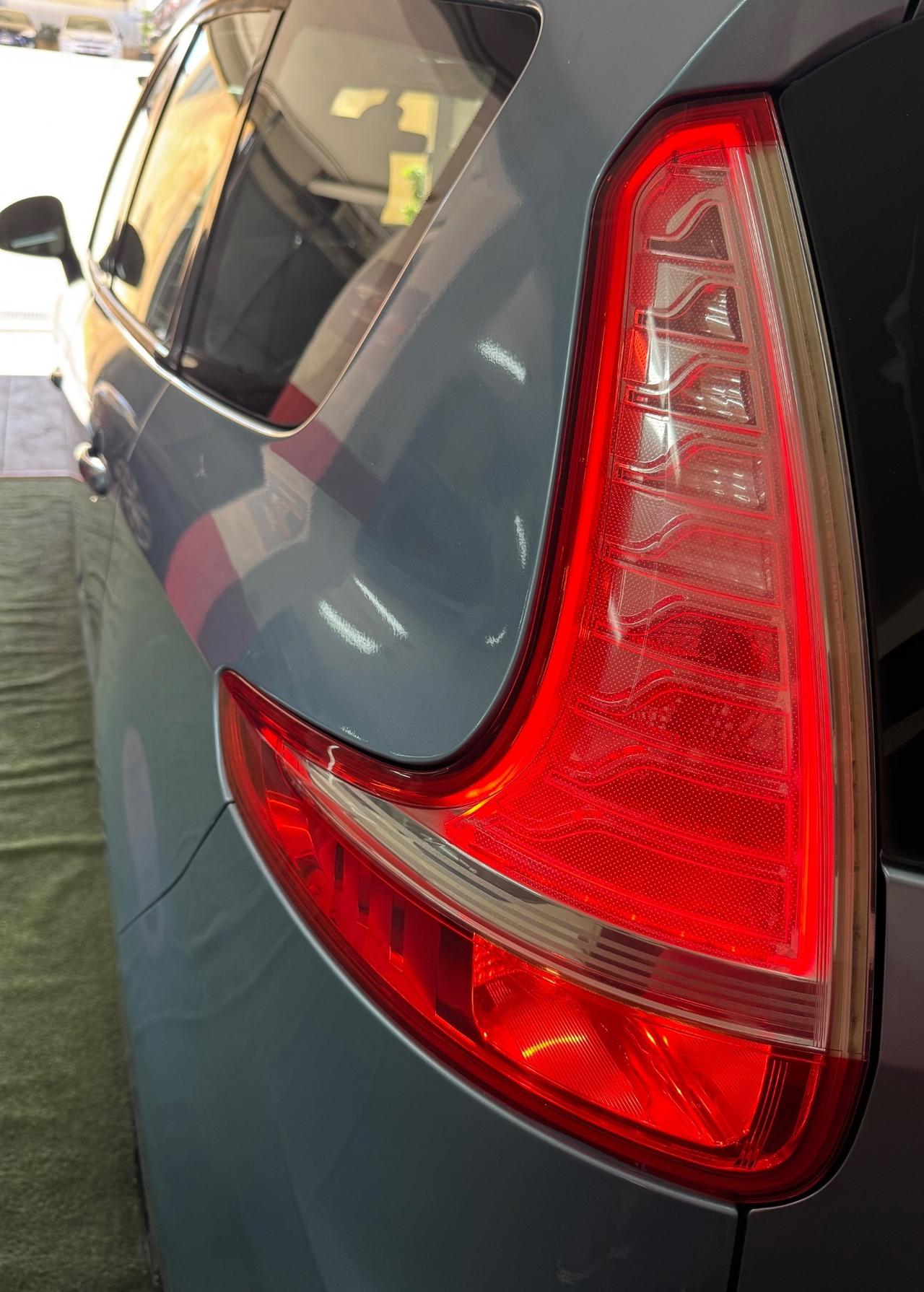 Renault Scenic Scénic 1.5 dCi 110CV Dynamique 7 POSTI 140000 Chilometri