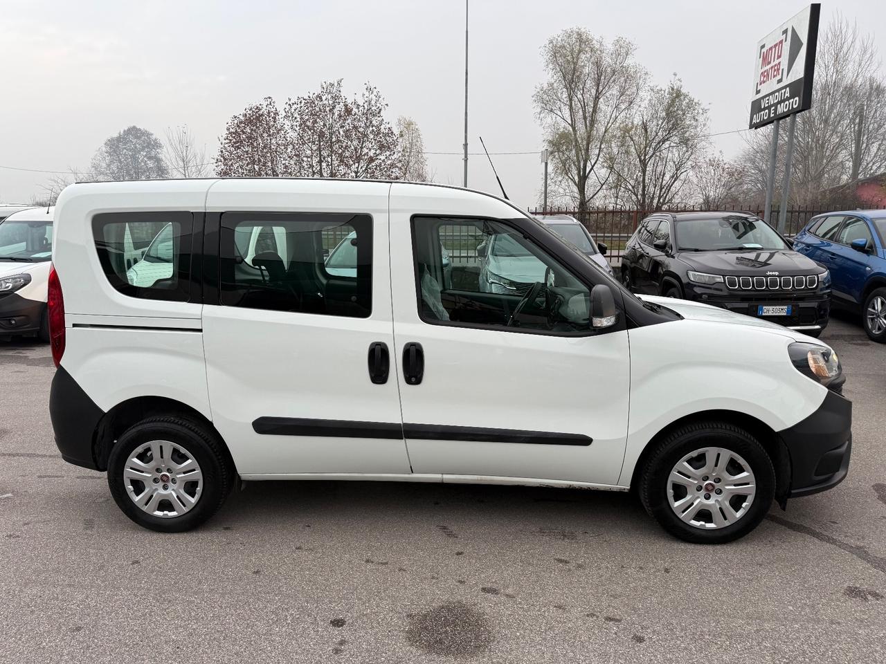 Fiat Doblo Combi N1 Autocarro 5 POSTI