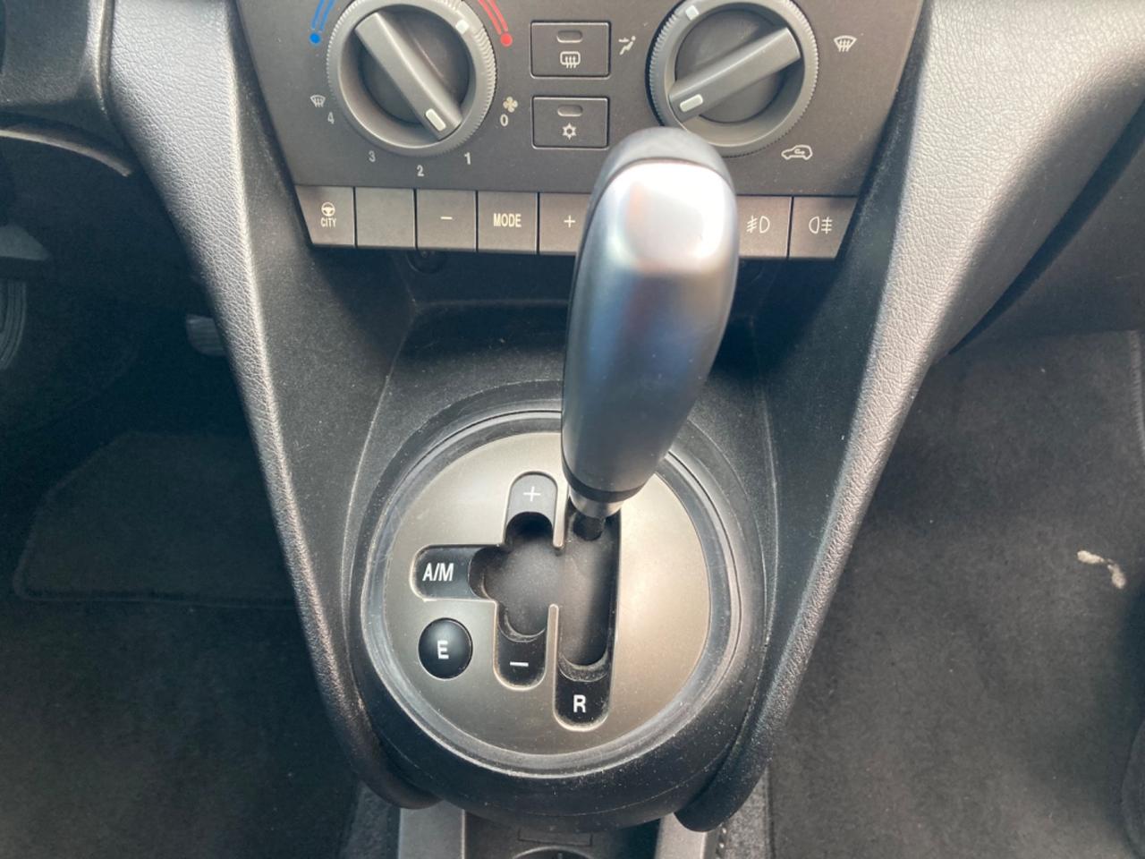 LANCIA YPSILON MULTIJET (CAMBIO AUTOMATICO)