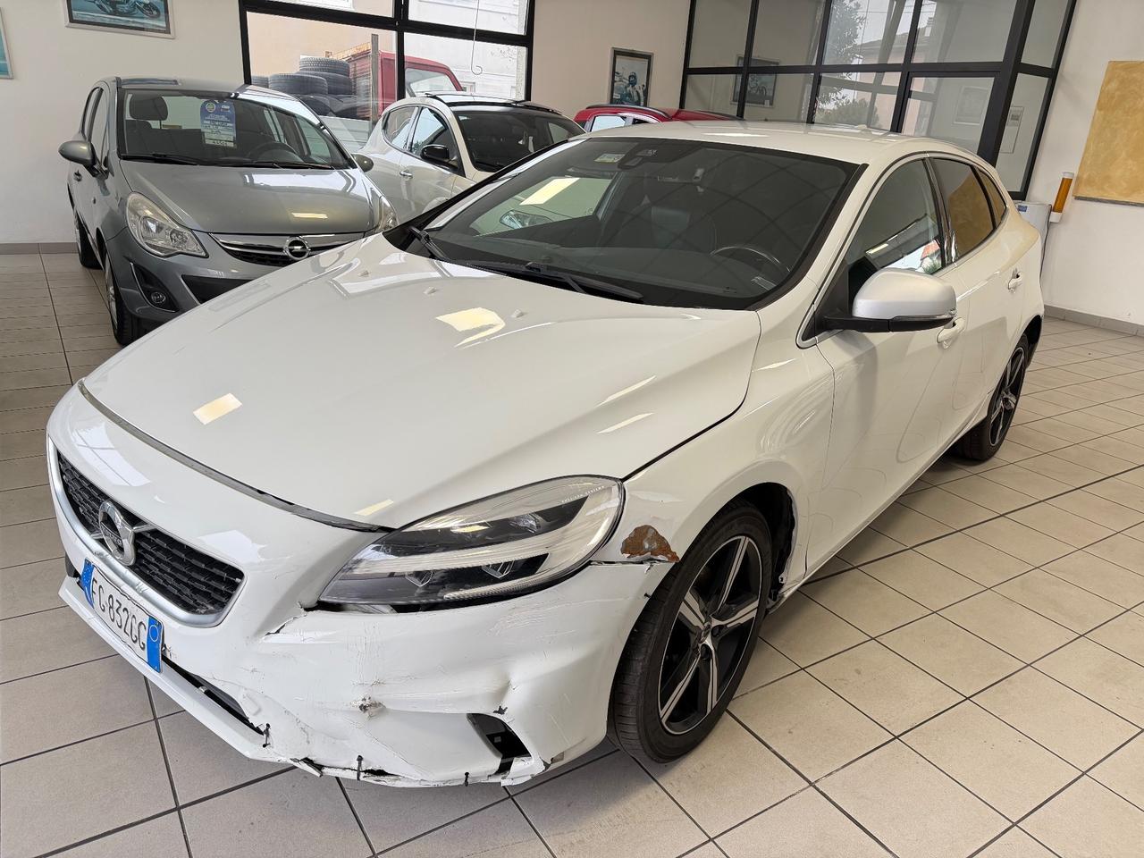 Volvo V40 D3 R-design Momentum