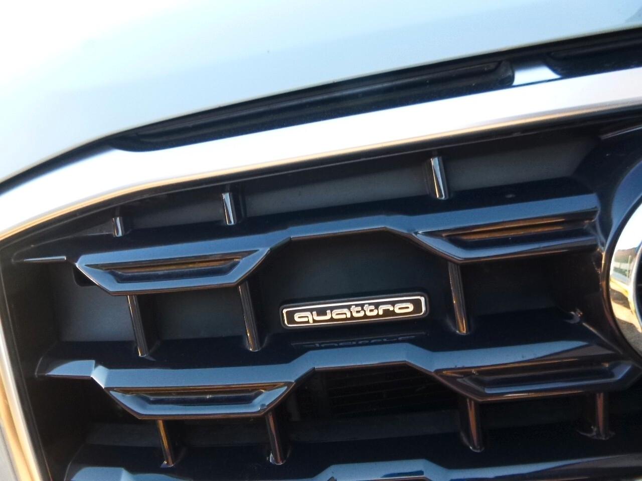 Audi Q2 35 TDI quattro S tronic Identity Black