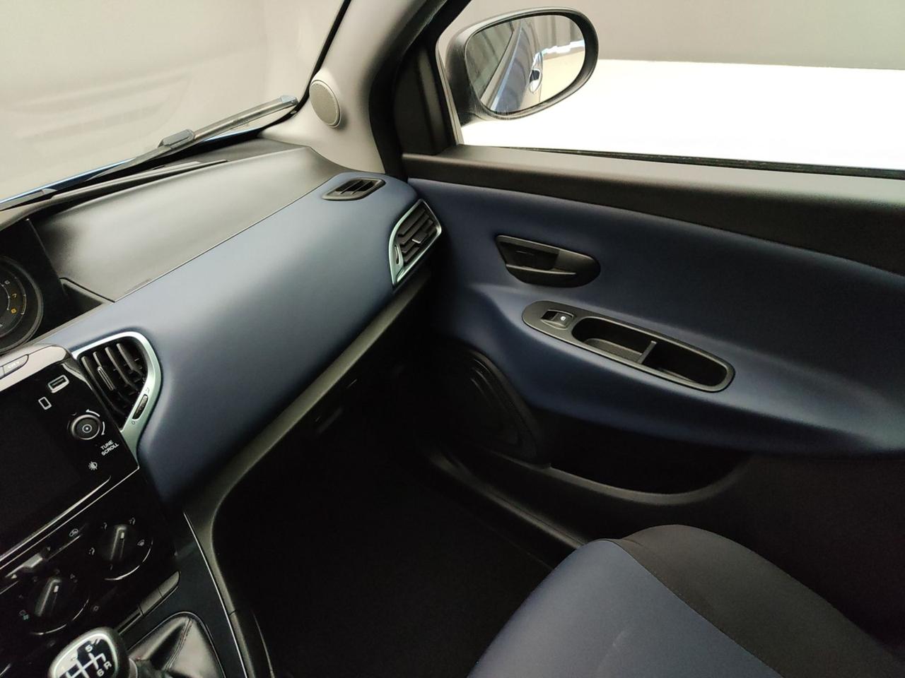 LANCIA Ypsilon III 2021 1.0 70CV HYBRID PLATINO