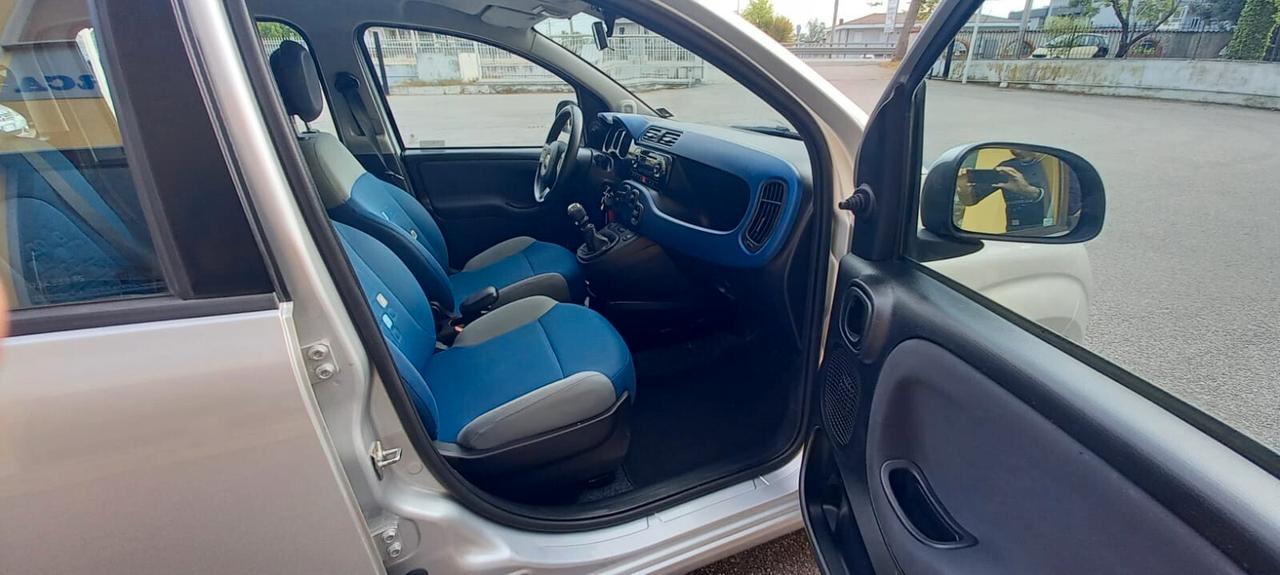 Fiat Panda cc. 1.242 Benzina 69 CV. 4 Cilindri 5 Porte 5 Posti Euro 6B Utilizzabile anche per i Neopatentati.