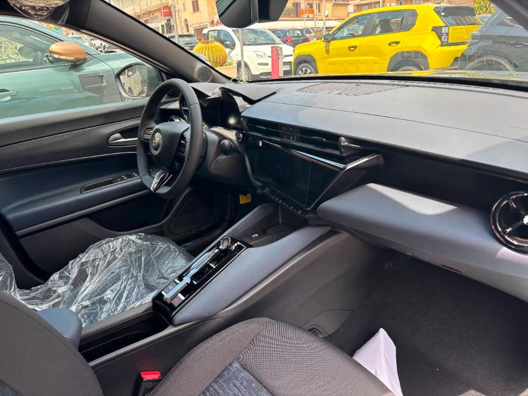 Alfa Romeo Junior 1.2 ibrida 145cv edct6