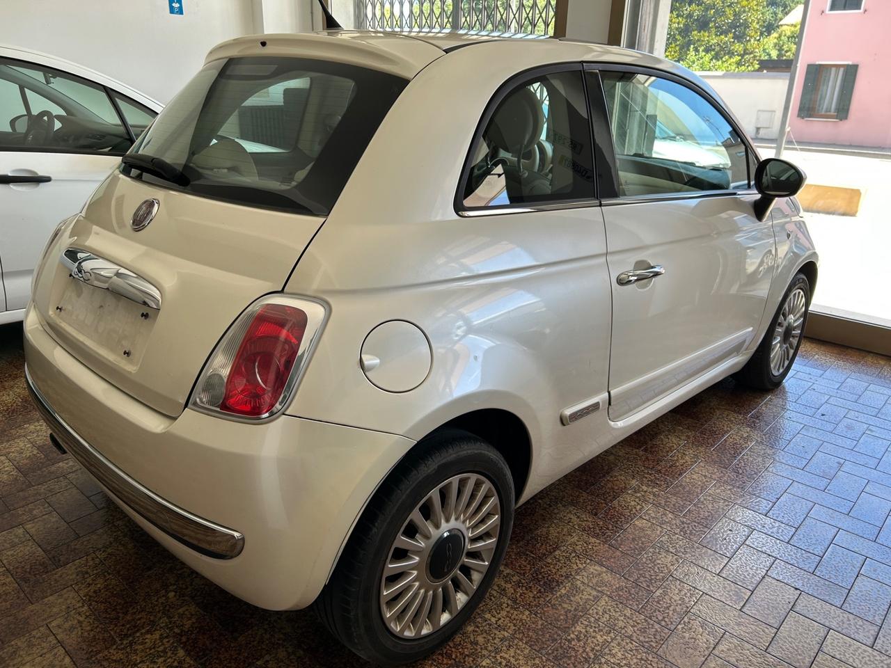 Fiat 500 0.9 TwinAir Turbo LoungePANoRAMA 2011
