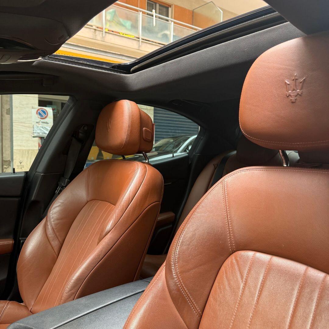 Maserati Ghibli V6 Diesel 275 CV Gransport **FULL**
