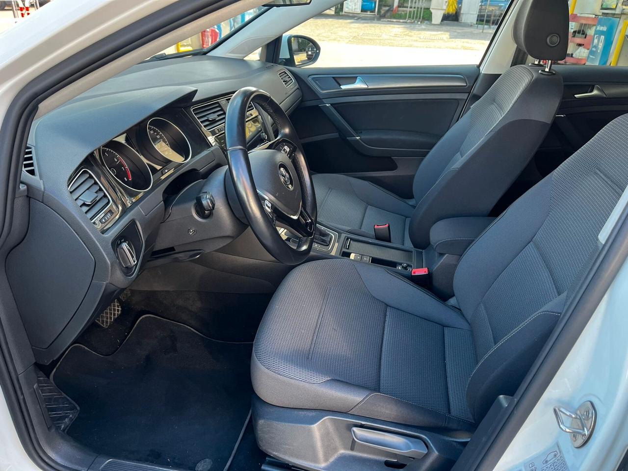 Volkswagen Golf 1.5 tgi Highline