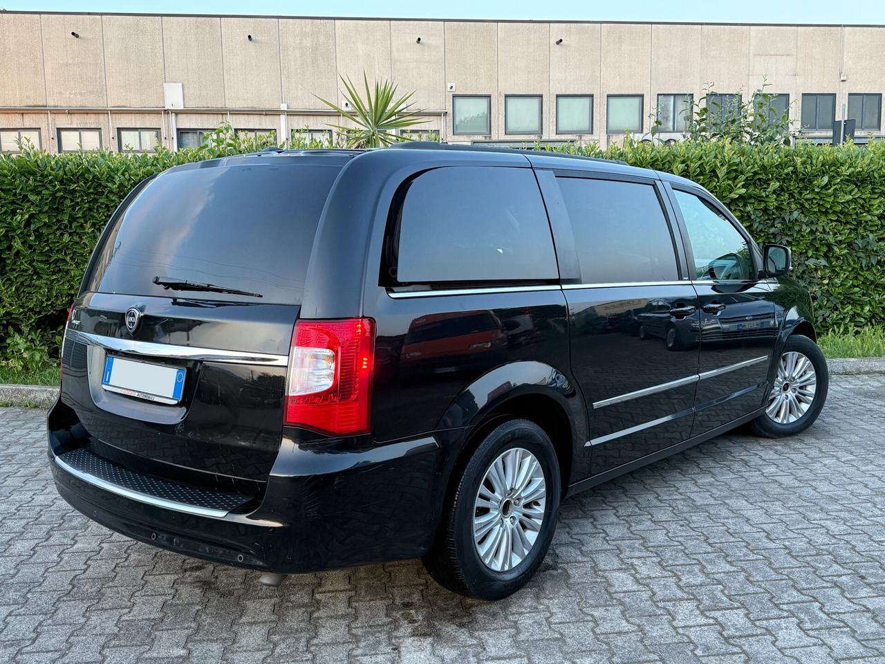 Lancia Voyager 2.8 Turbodiesel Platinum 177 CV