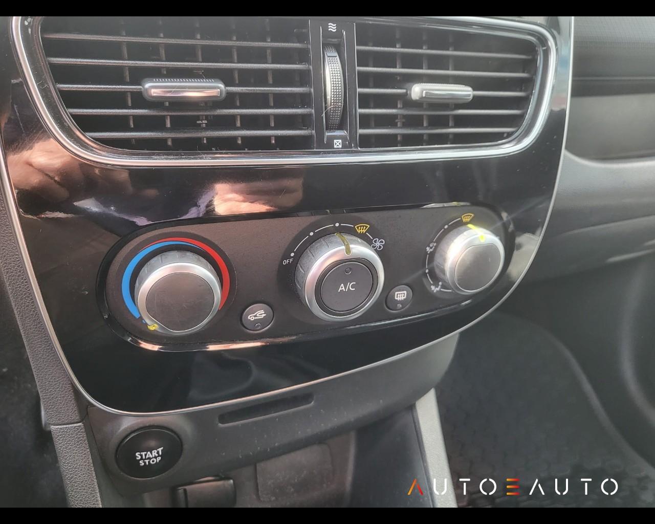 RENAULT Clio IV - Clio 5p 1.2 Zen (live) 75cv E6