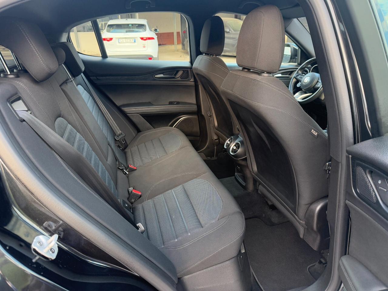 Alfa Romeo Stelvio 2.2 Turbodiesel 160 CV AT8 RWD Super Business