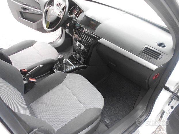 ASTRA S.W.1.7cdti(AUTO NUOVA:FERMA dal 2014)6marce
