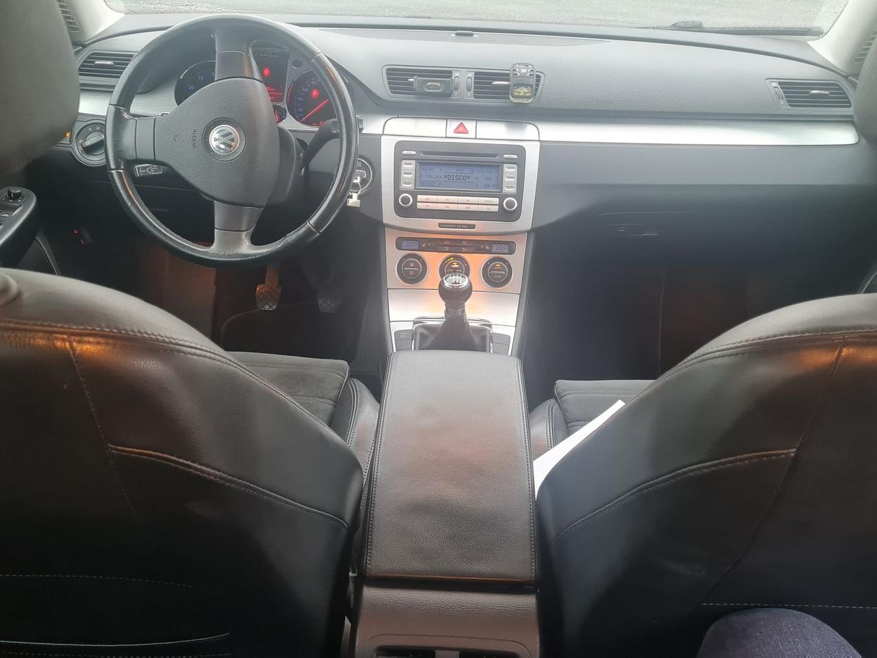 Volkswagen Passat 2.0 FSI Highline #8836