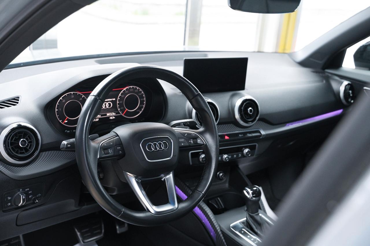 Audi Q2 35 TDI S tronic Identity Black