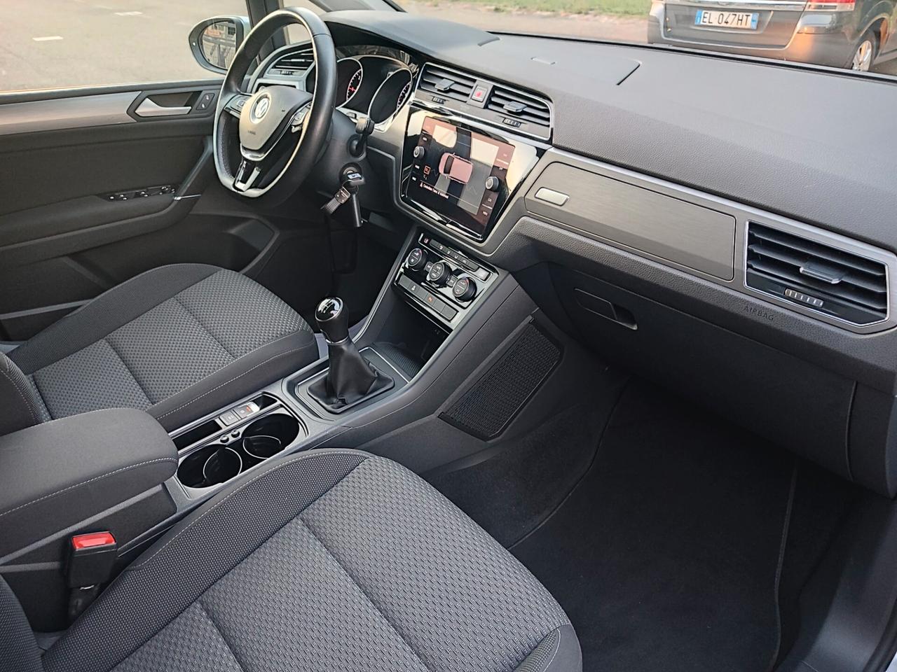 VOLKSWAGEN TOURAN 2018 DIESEL 7POSTI EURO6 POCHI KM NUOVA