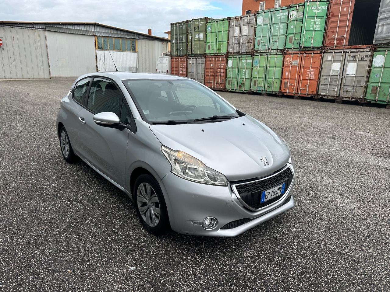 Peugeot 208 1.4 HDi 68 CV 3 porte Allure