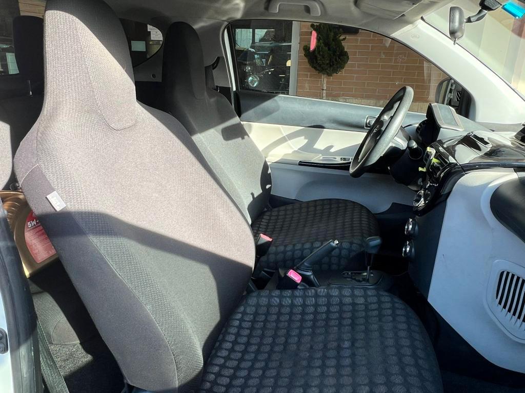 Toyota iQ 1.0 Trend CVT EU5