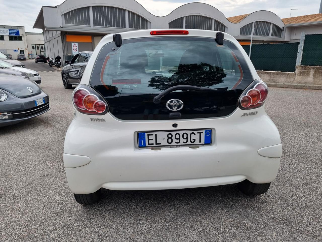 Toyota Aygo 1.0 12V VVT-i 5 porte Lounge Connect MMT