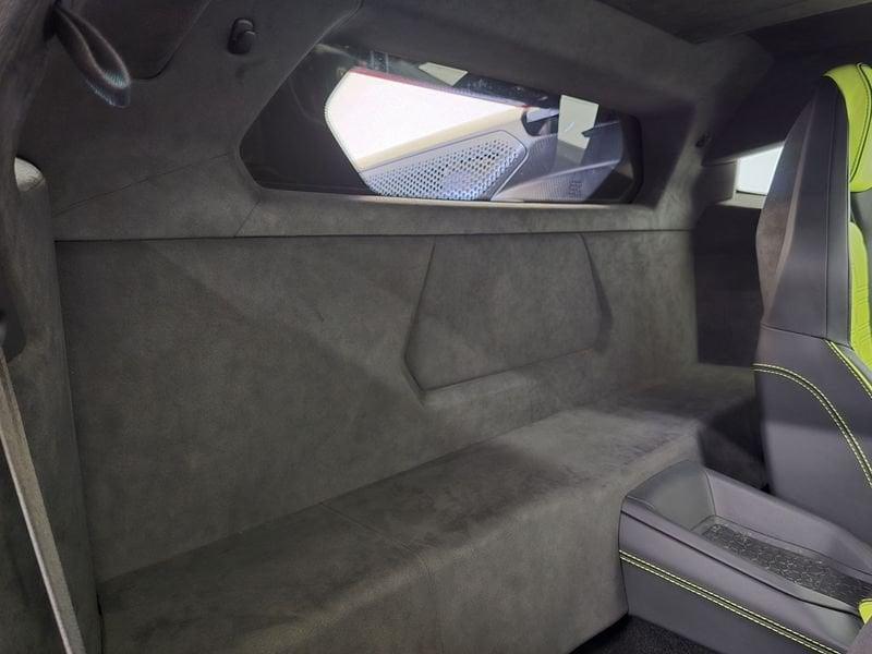 Lamborghini Revuelto Revuelto 6.5 V12