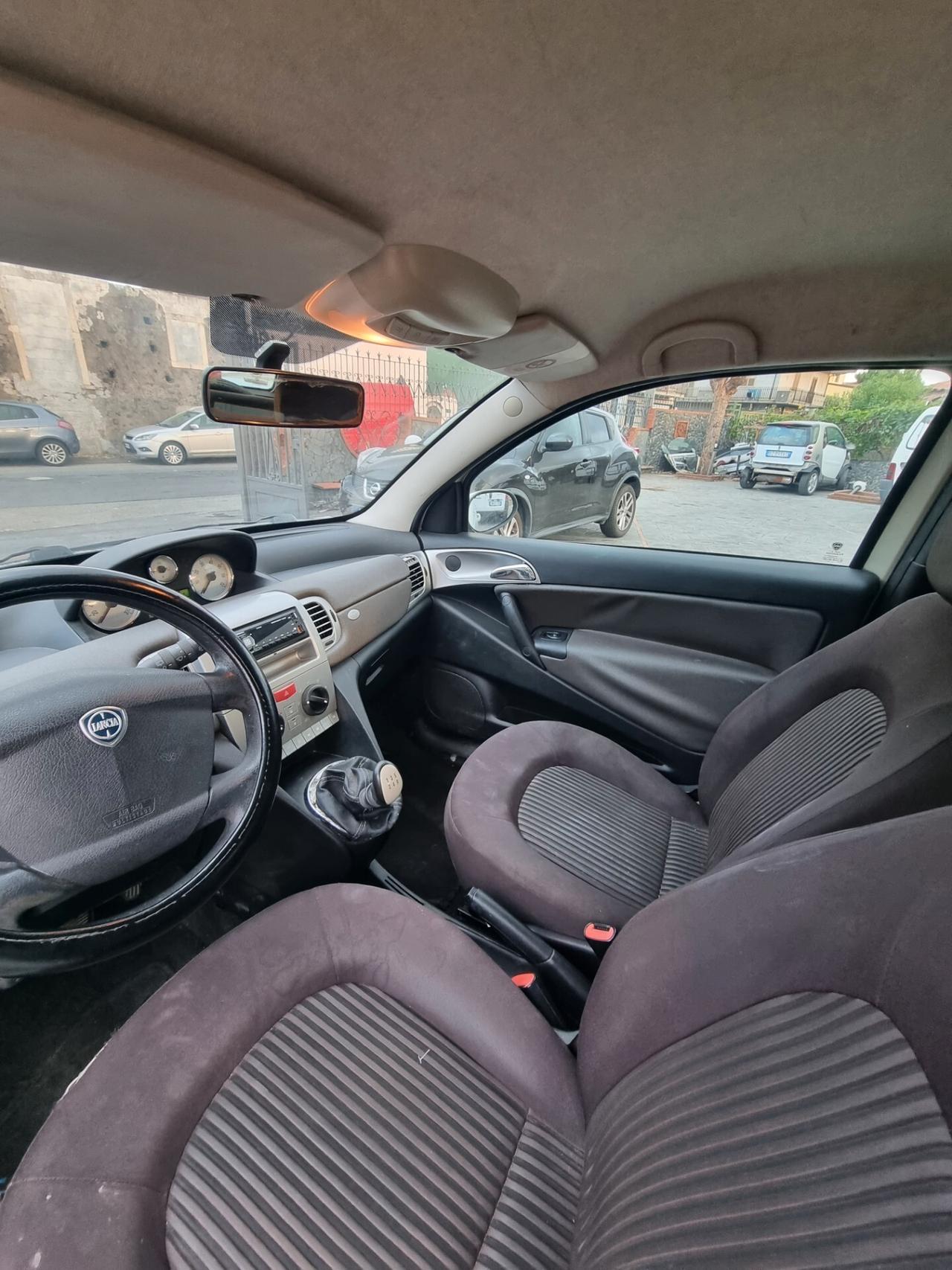 Lancia Ypsilon 1.4 Platino