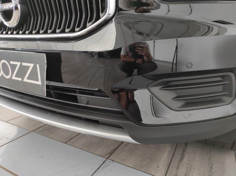 VOLVO XC40 (2017-->) - XC40 D3 Geartronic Momentum