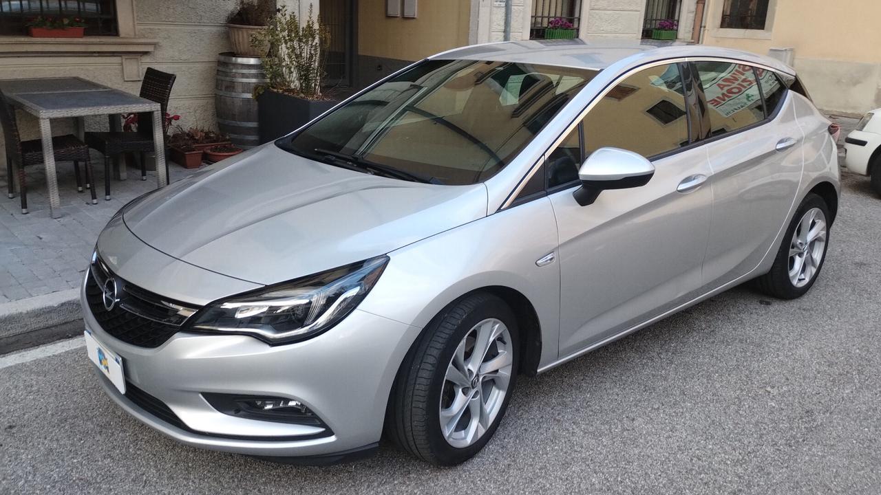 Opel Astra 1.6 CDTi 136CV Start&Stop 5 porte Dynamic NEOPATENTATI