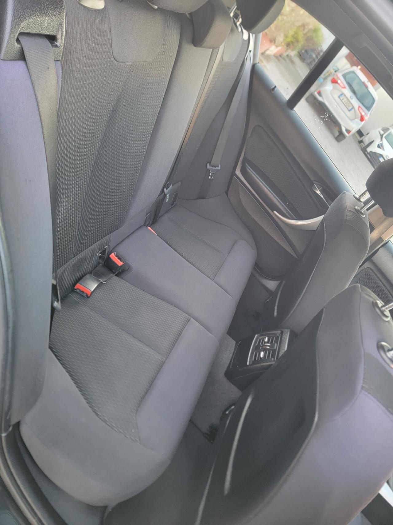 Bmw 118d cat 5 porte Attiva EURO 5 GARANZIA