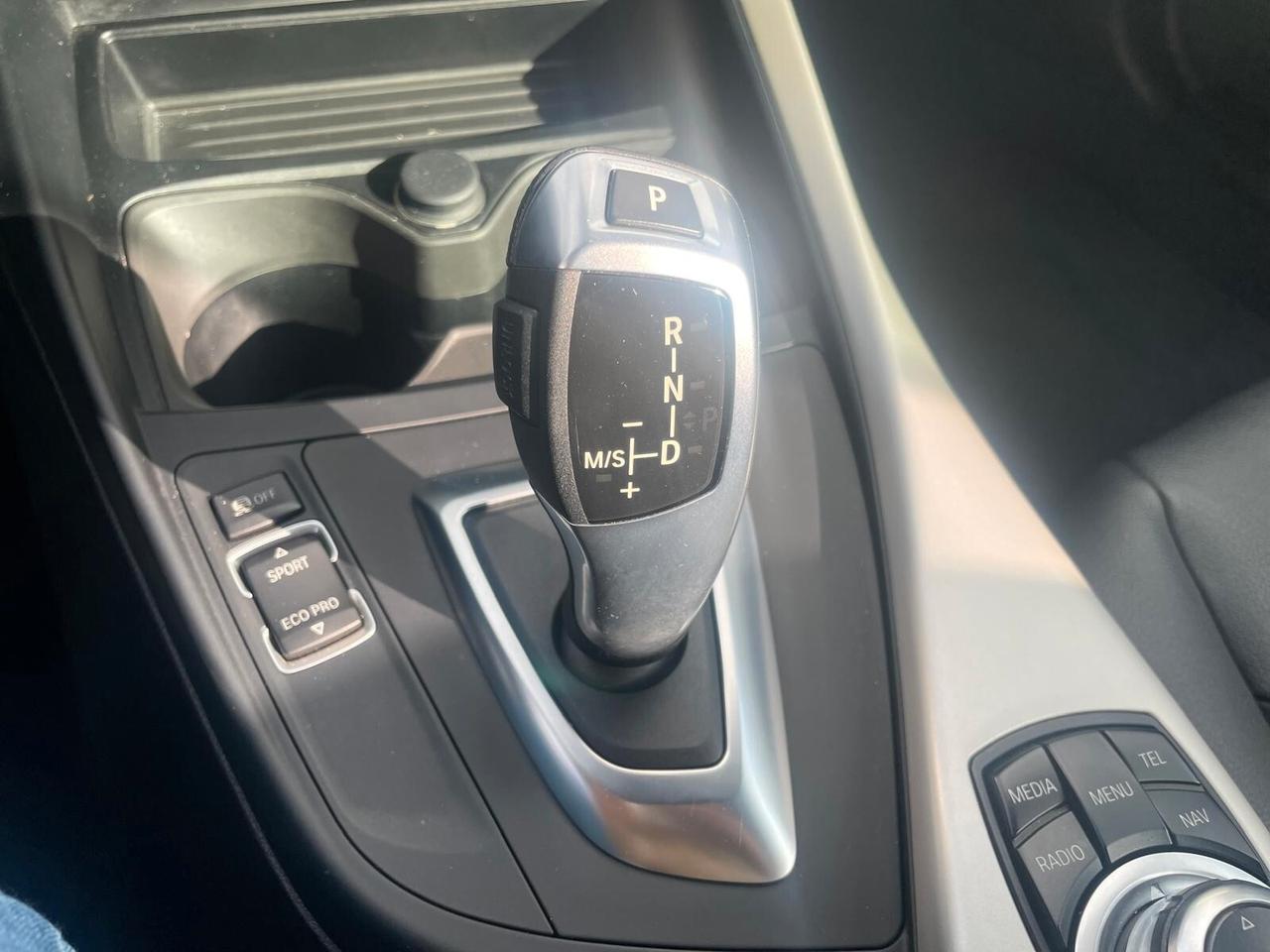 Bmw 218d Cabrio Advantage auto