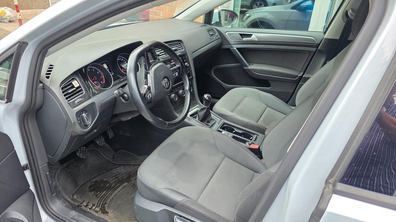 Volkswagen Golf 1.0 TSI 110 CV 5p. Trendline BlueMotion Technology