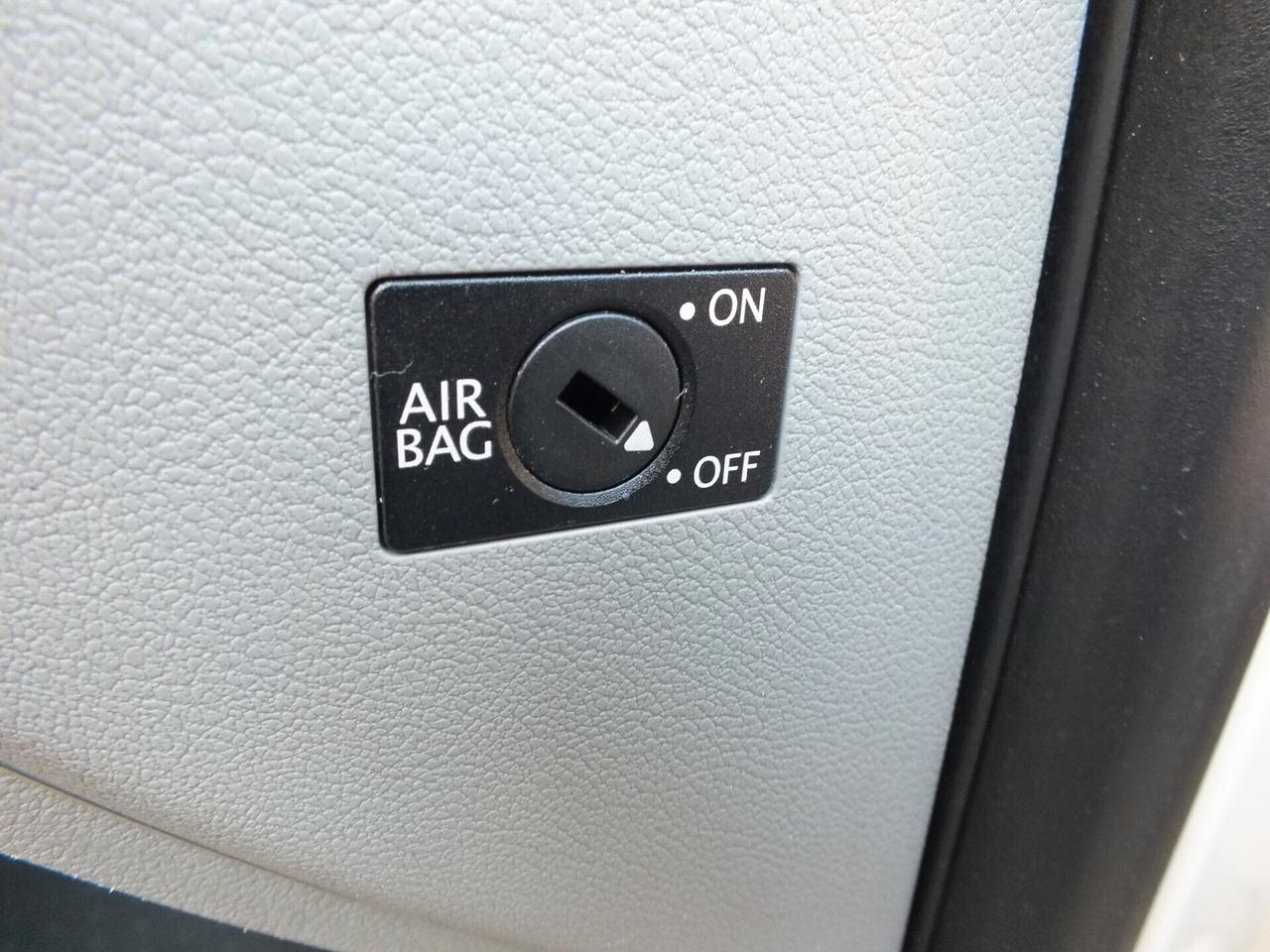 VW CARAVELLE T-5 2.0 TDI 102 CV -9-POSTI